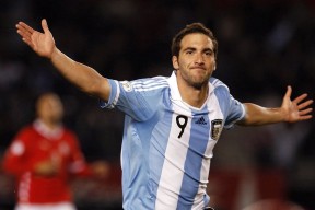 IMsports平台-大胡子导演惊天逆转！哈登绝杀+关键助攻，这就是超级巨星的价值